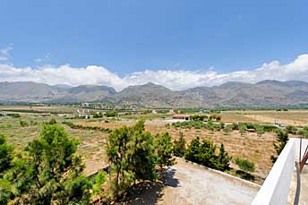 Studios Stavris, Frangokastello, Crete directly at the beach